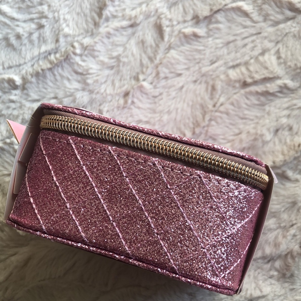Paris Hilton MANICURE Nail Set with Pink Glitter Case - Picture 5 of 9